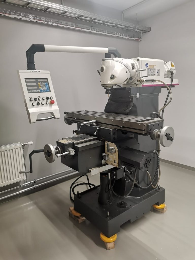 Universal milling machine OPTIMILL MT 100 - SCG machines