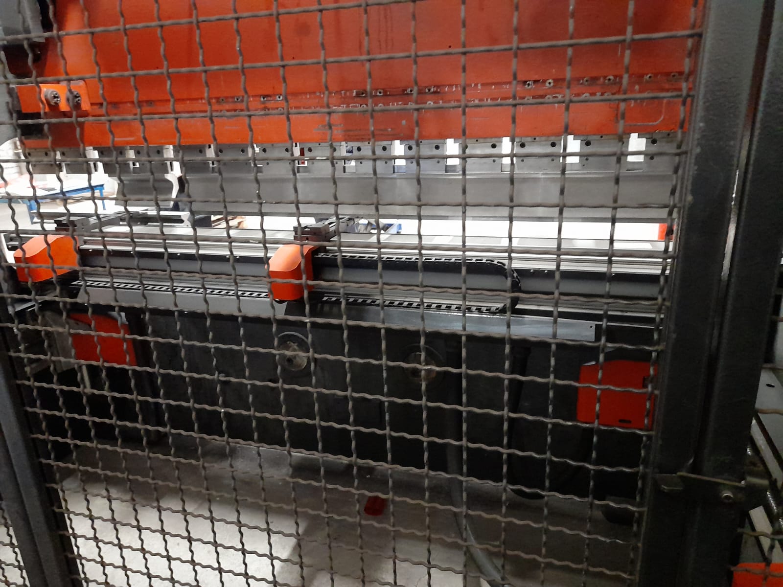 2601131_Amada HFE-3_01